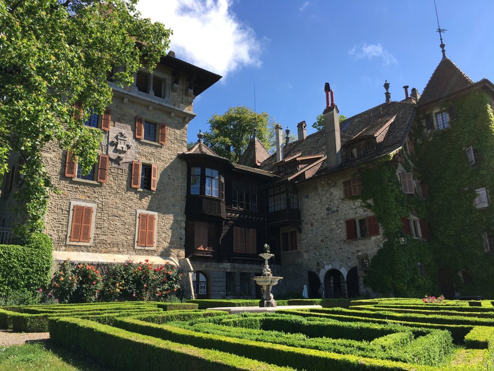 Château &amp; Domaine de Chardonne