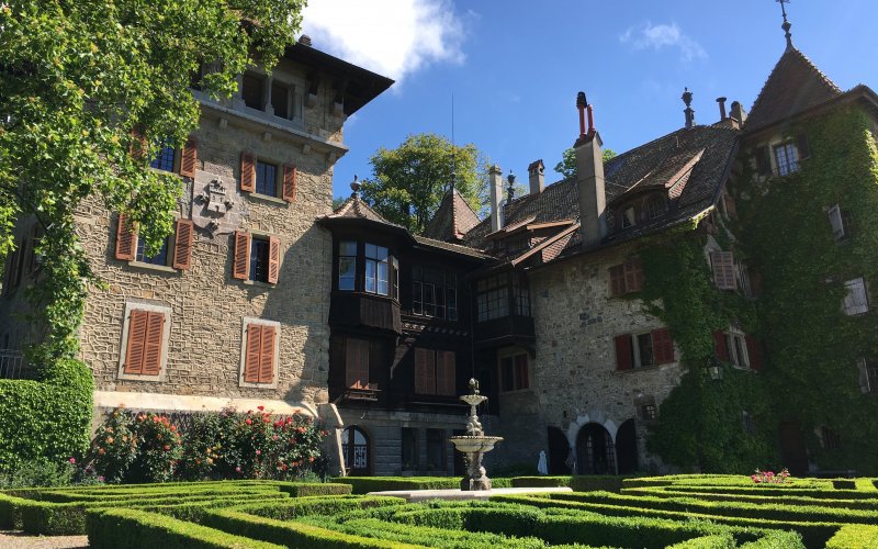 Château &amp; Domaine de Chardonne